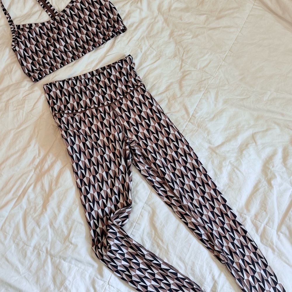 Terez Brown and Black Geometric Activewear